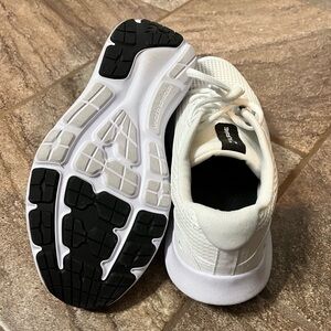 Under Armour Surge 3 running shoe